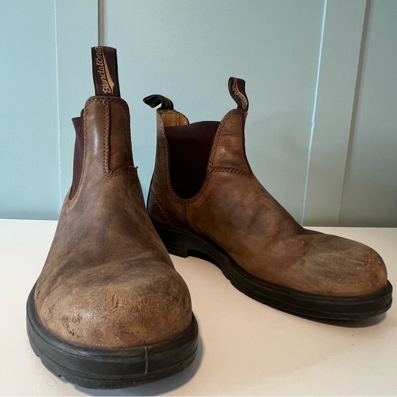 Blundstone Men's Classic Distressed Brown Leather Chelsea Boots. Size 8.5 AU. - Picture 2 of 16